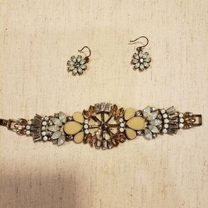 Bracelet and earrings set